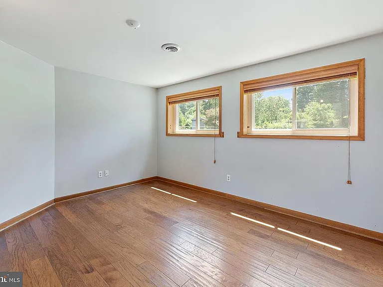 218 Belmont Dr SW — Photo 5