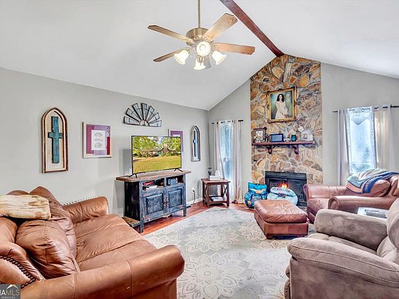 3rd image of 119 Querecho Ln