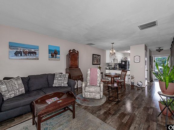 4th image of 222 W Kitty Hawk Rd