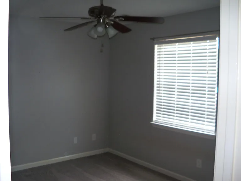 1224 Lenny Ln — Photo 6