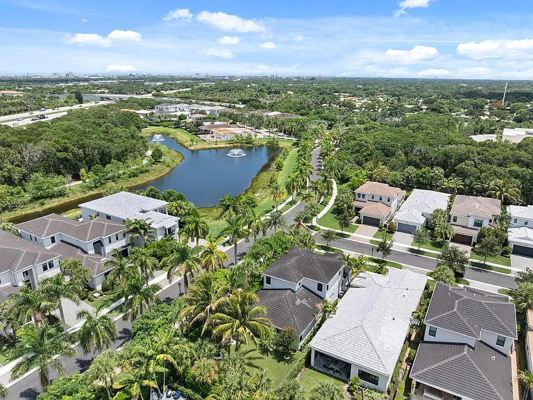 5603 Delacroix Ter — Photo 42