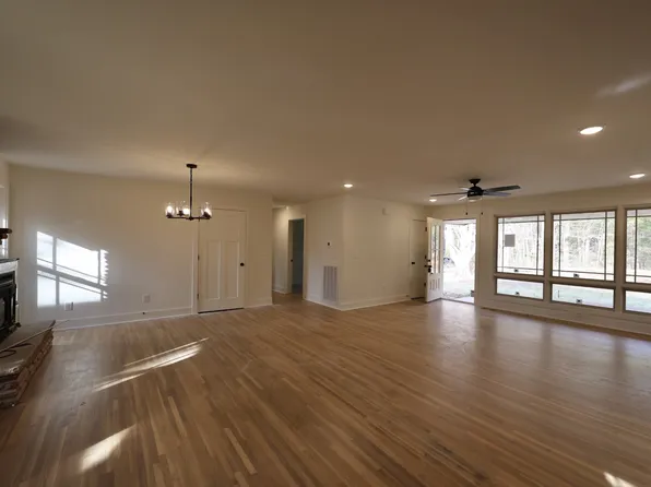 4392 Ashland City Rd, Clarksville, TN 37043