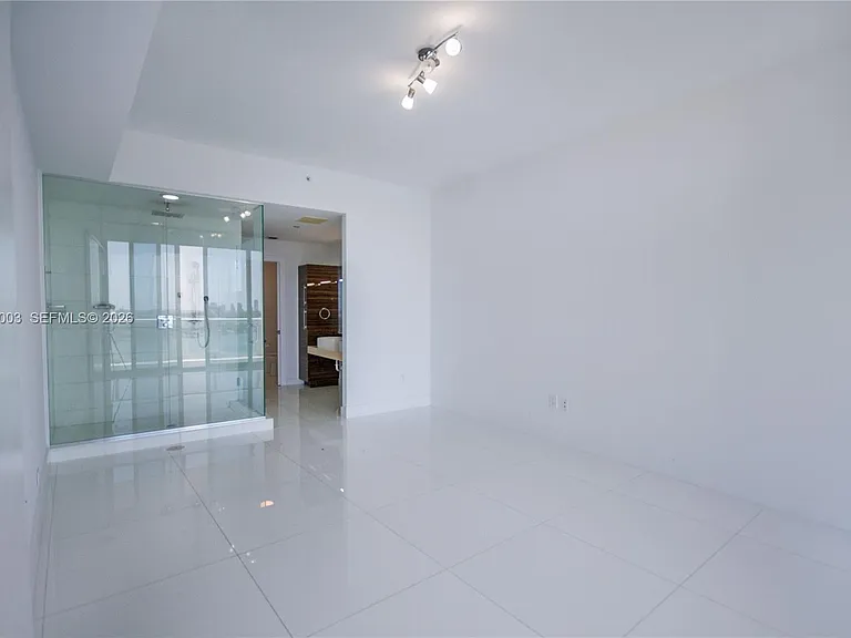 2020 N Bayshore Dr #2204 — Photo 10