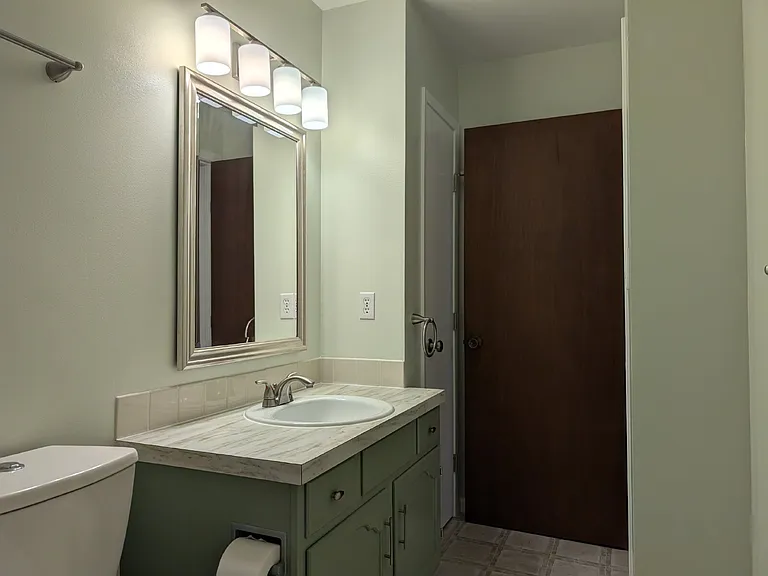 2408 S Gladys Ave — Photo 26
