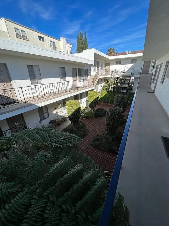 1631 Barry Ave #12