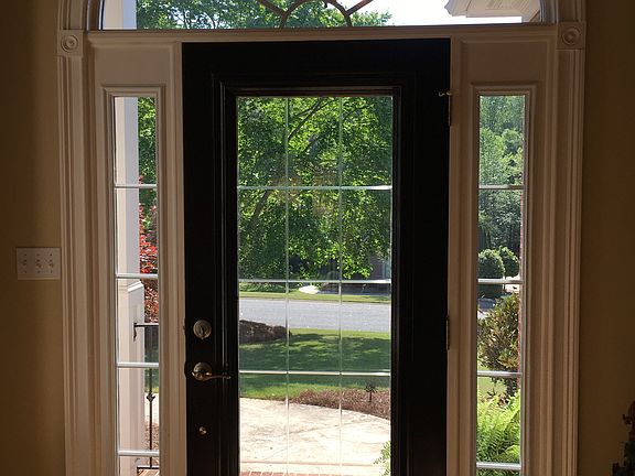 3rd image of 332 Hidden Creek Cir