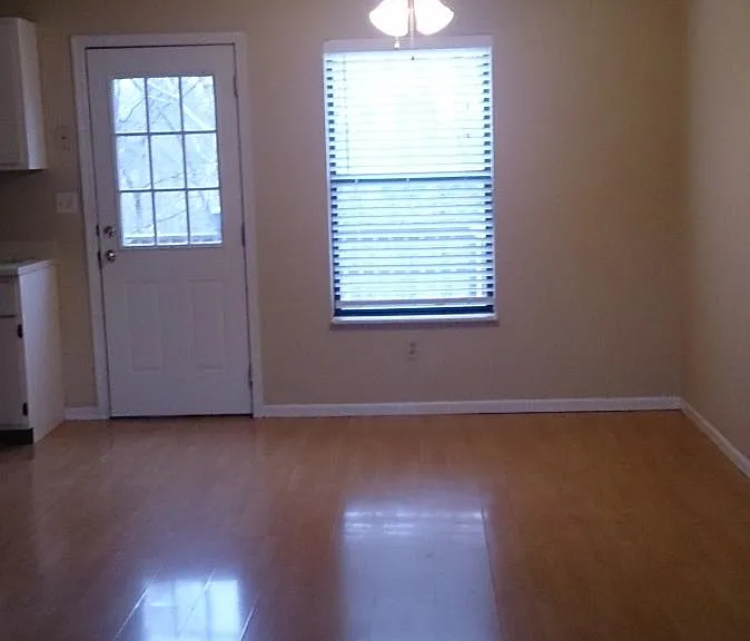 Dining room/kitchen
