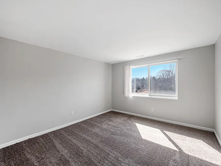 Creekside at Fenton Heights — Photo 32