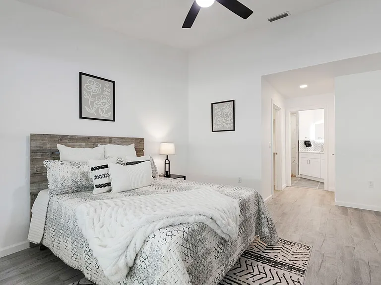 606 Marcus St #26 — Photo 21