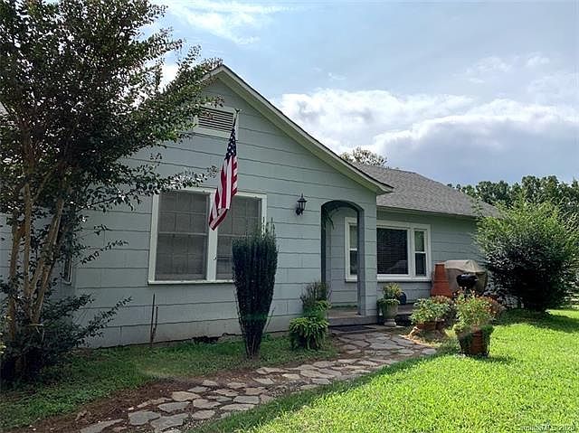1st image of 152 Wildwood Rd