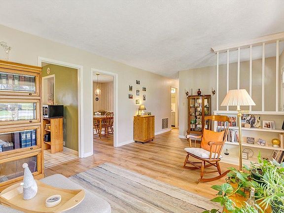 4th image of 109 Gatlin St
