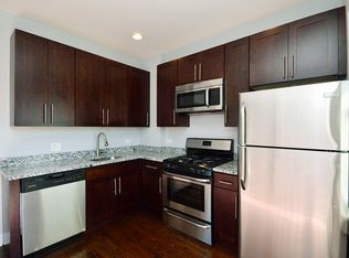 1743 W Addison St APT 2R, Chicago, IL 60613