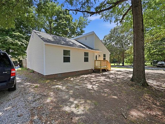 2nd image of 1136 Montlieu Ave
