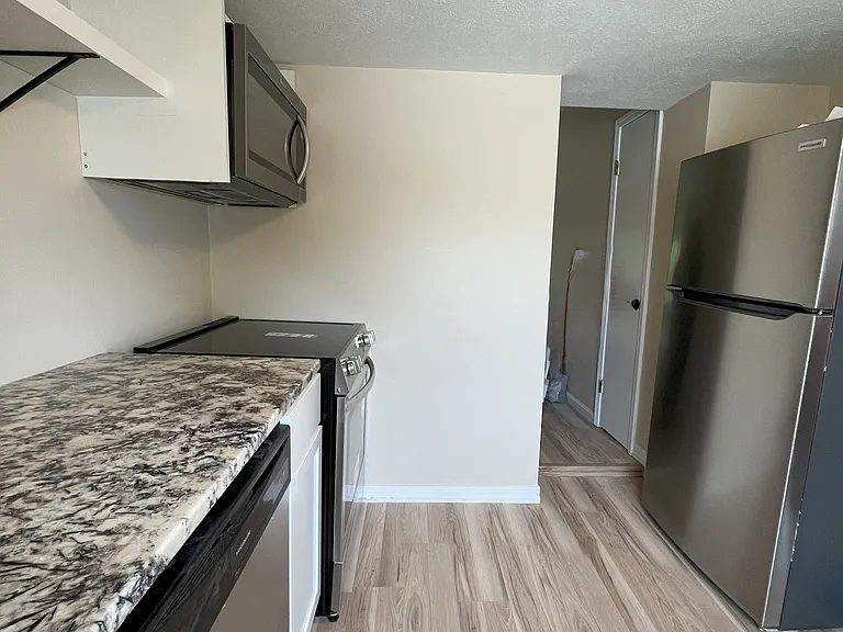 613 Jones St #1 — Photo 12