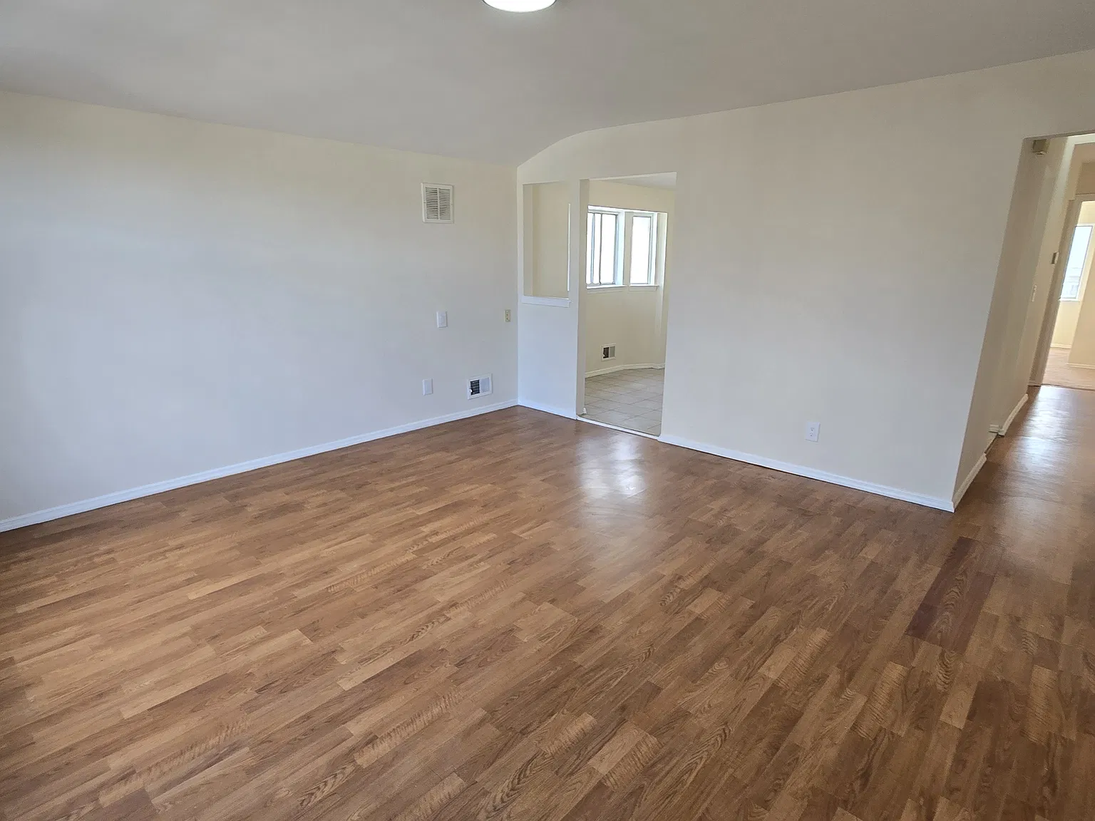 1 bed, 900 sqft, $2,200 — Photo 4