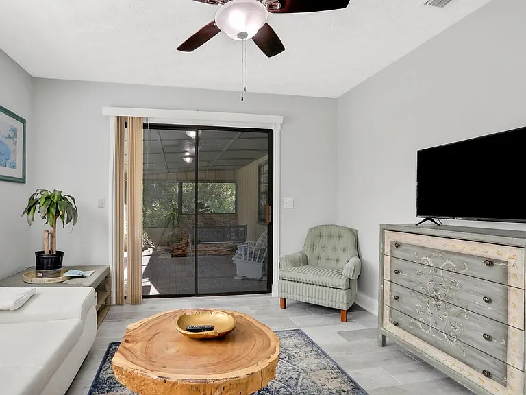4636 Whimbrel Ln — Photo 15