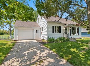 1317 Division St, Algoma, WI 54201