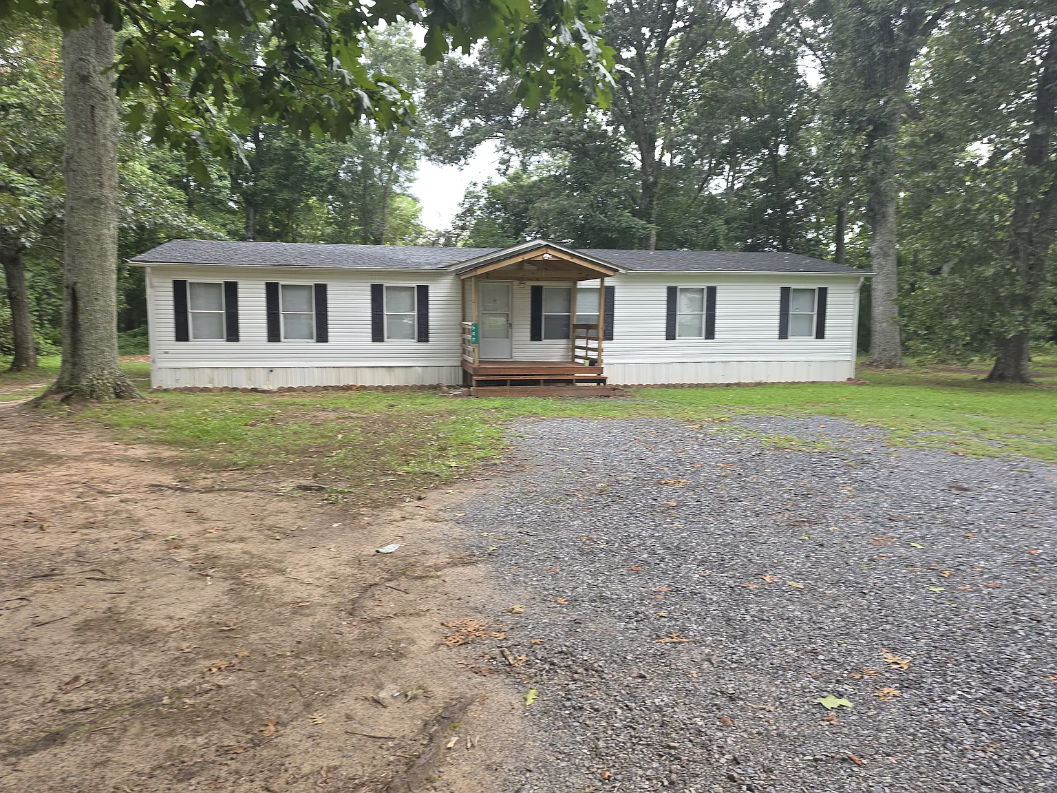4 bed, 1600 sqft, $1,400 — Photo 1