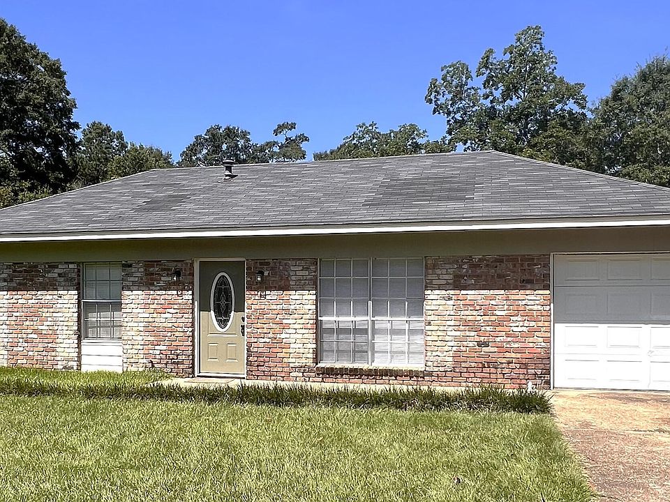 1st image of 416 Pecan Blvd
