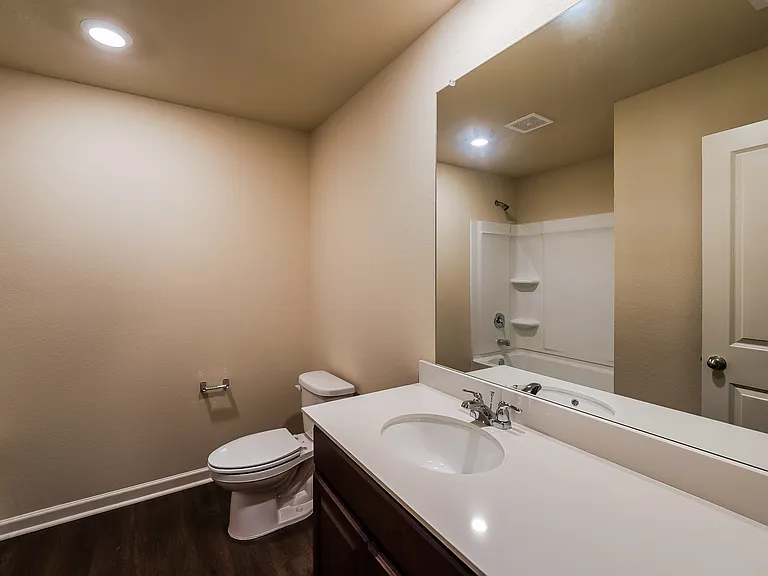 525 Clover Cir — Photo 13