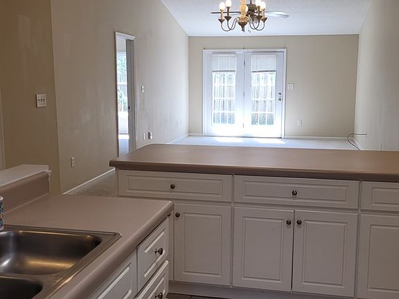 5th image of 140 Karlie Ct