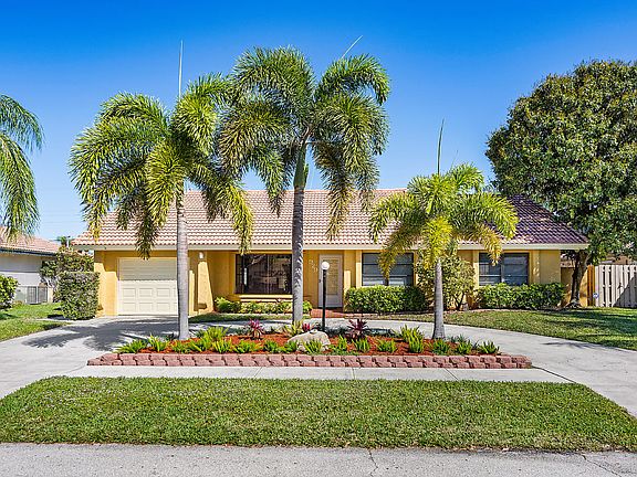 929 SW 4th St, Boca Raton