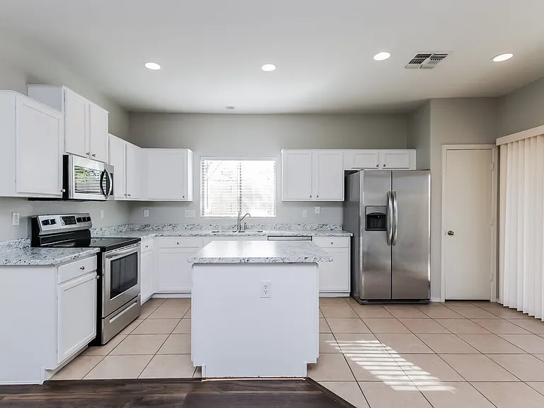 3402 N 129th Dr — Photo 7