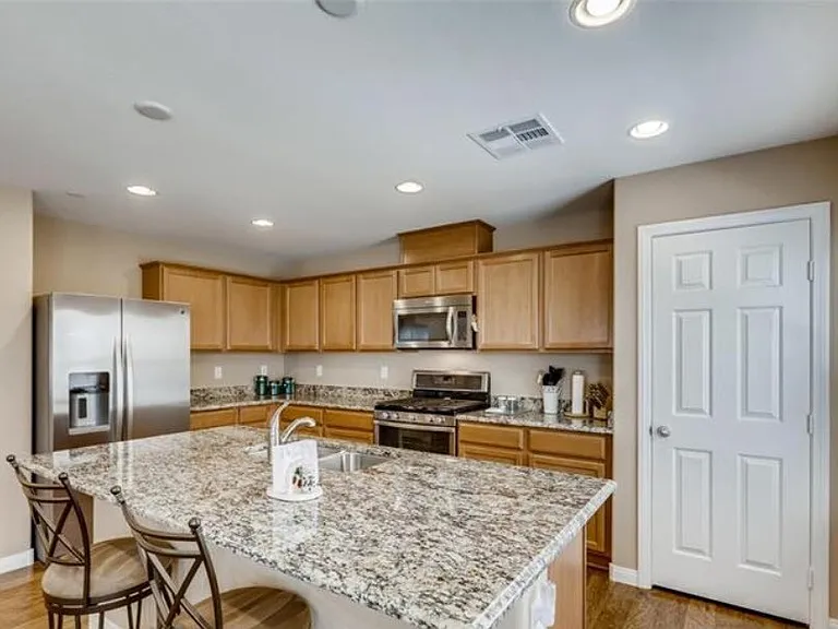 3077 Camino Sereno Ave — Photo 3