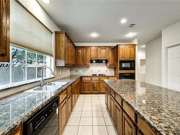 4th image of 1712 Yarmouth Ln