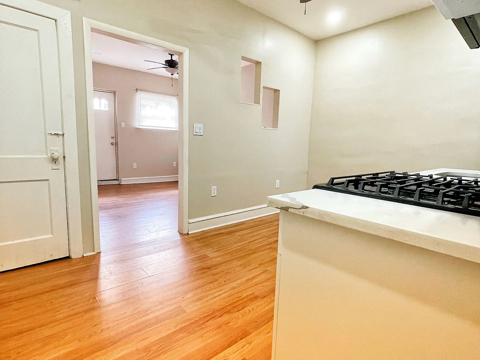 2 bed, 1.0 bath, $1,400 — Photo 4