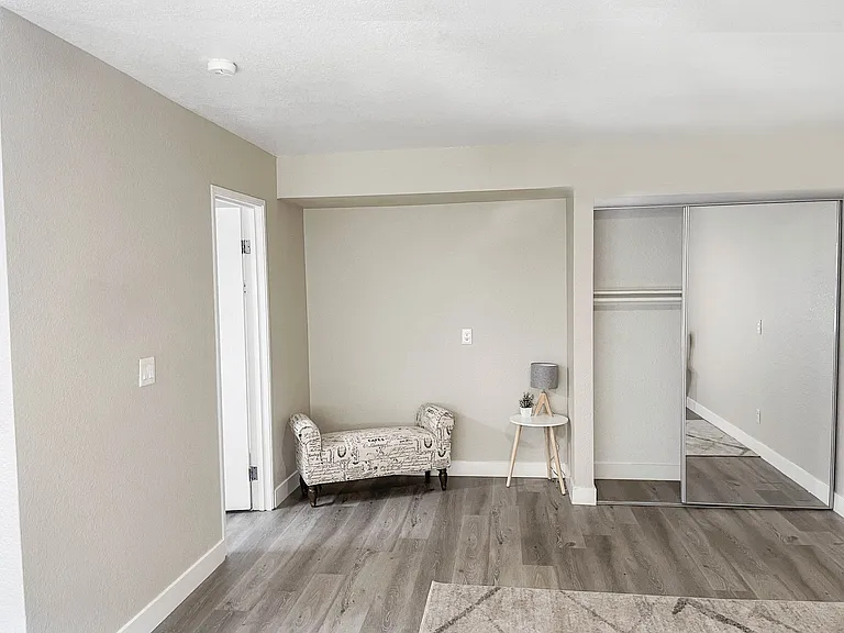 Park Avenue Apartments — Photo 16