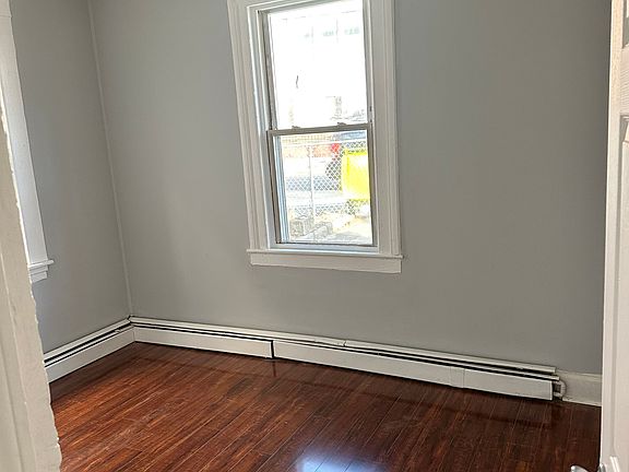 5th image of 791 E Main St #1