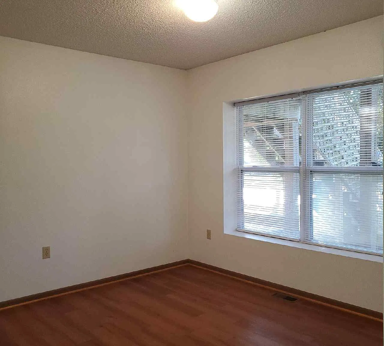 301 S Mulberry St - A — Photo 3