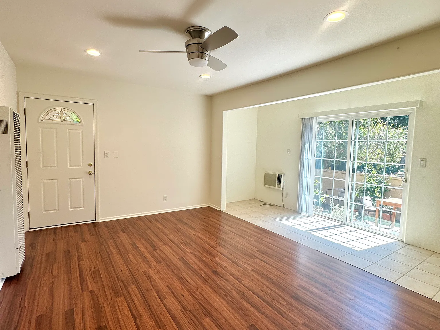 6431 Primrose Ave — Photo 1