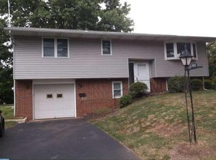 611 Oak St, Royersford, PA 19468