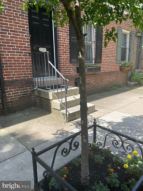 1st image of 1732 Lombard St