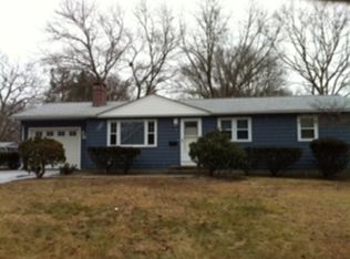 98 Meadowland Dr, North Kingstown, RI 02852