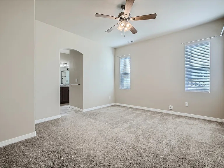 8807 Bella Flora Hts — Photo 9