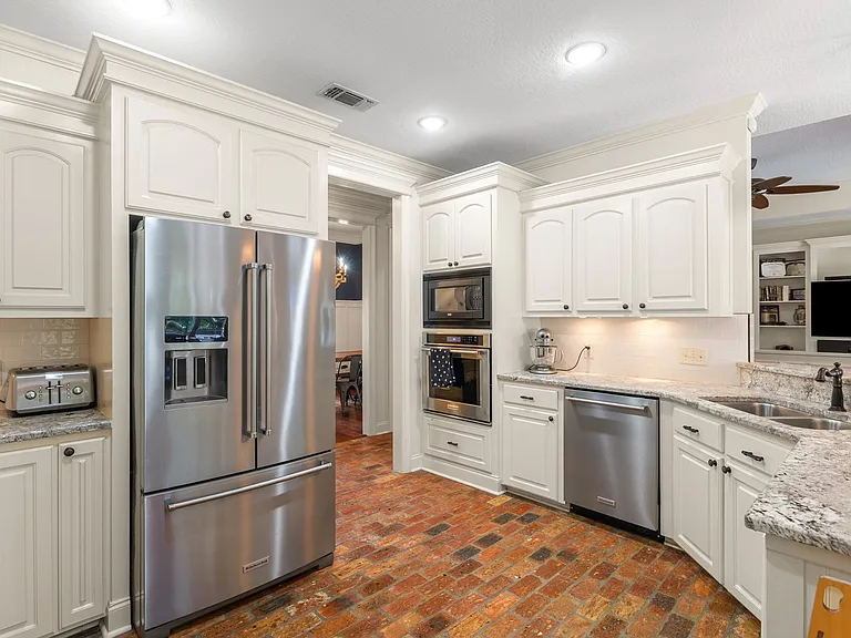 11 W Donnington Ct — Photo 5