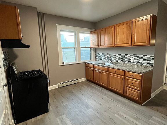 5th image of 171 Ontario St Unit 1