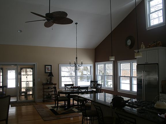 kitchen,island looking at di