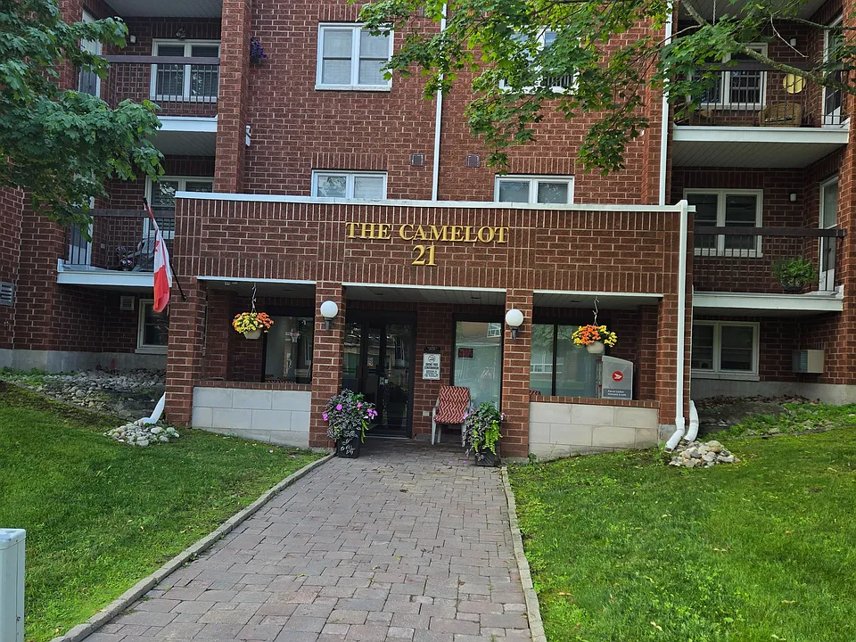 21 Liston Ave #404