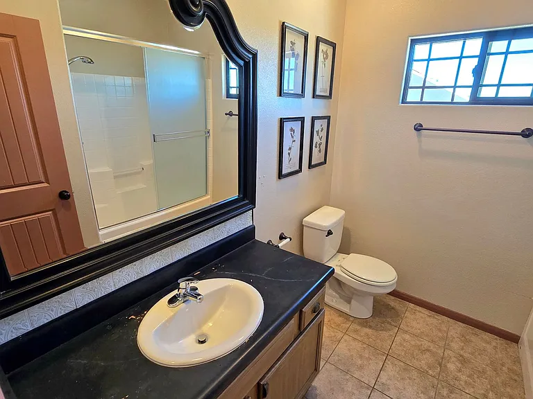 7425 Kellogg Ave — Photo 9
