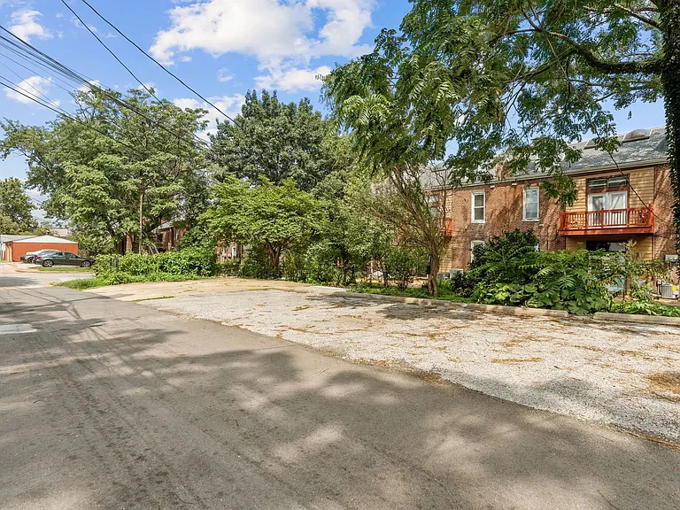 2403 Menard St #1 — Photo 23
