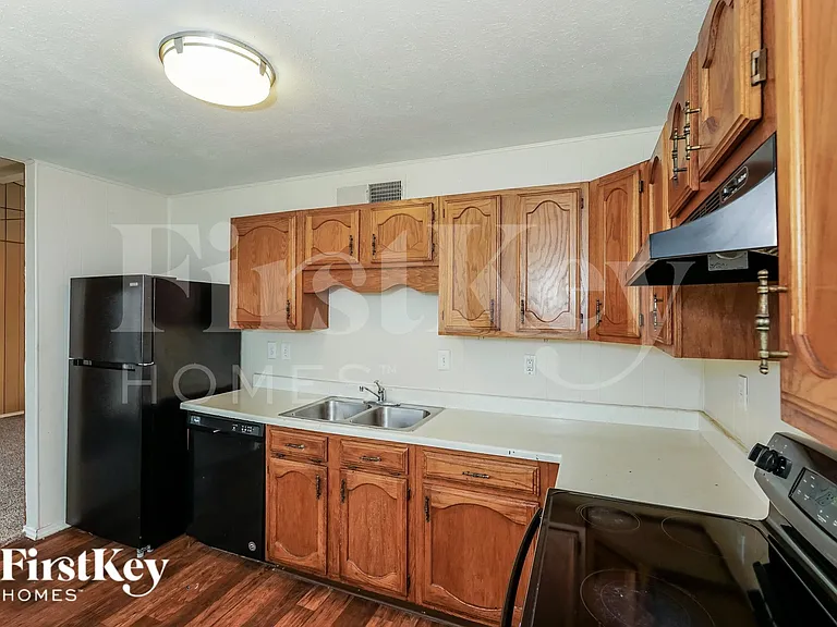 4841 Trailwood Dr — Photo 6