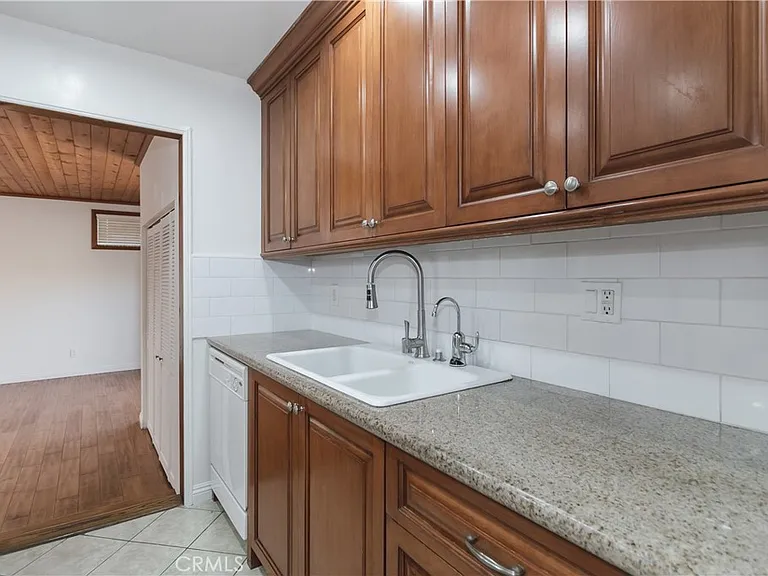 6313 Bluebell Ave — Photo 9