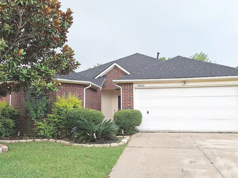 11066 Landsbury Ct — Photo 3