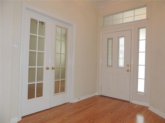 3rd image of 4553 Paddington Ln