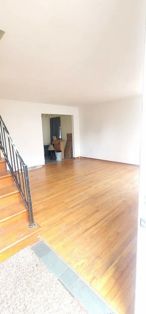 323 N Arthur Ave — Photo 2