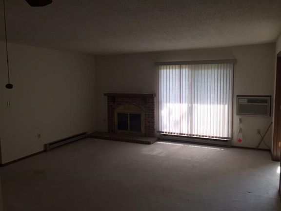 5th image of 1115 Woodlake Ln Unit 6